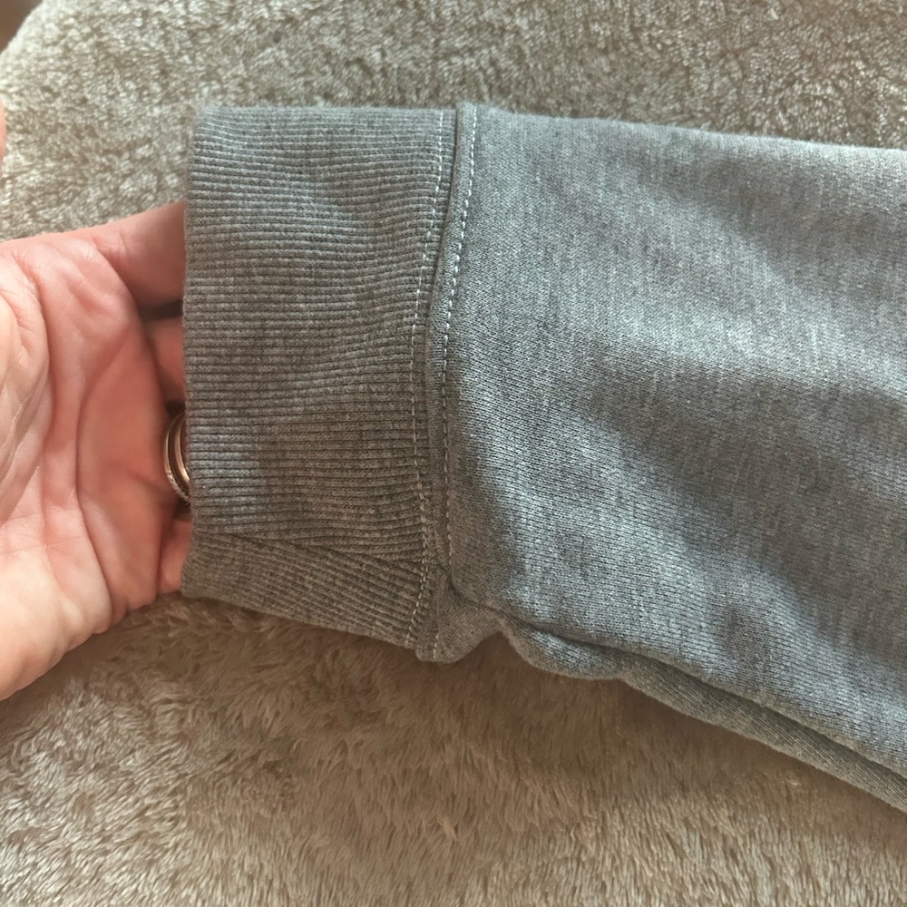 Torrid size 1  Denim Trucker Jacket with Knit Fleece Sleeves Medium Wash